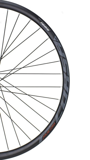 Koło przód 28" obręcz Rodi Corsa, piasta XMX-282QF hamulec tarczowy, łożyska maszynowe, szprychy czarne