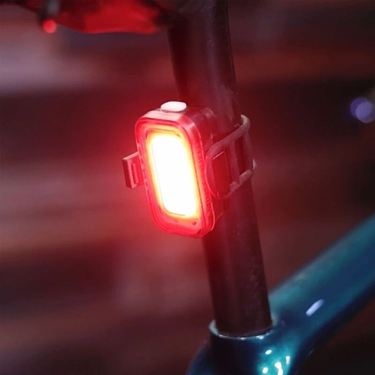 Zestaw lamp BLACKBURN DAYBLAZER przód 550 lumenów CLICK USB tył